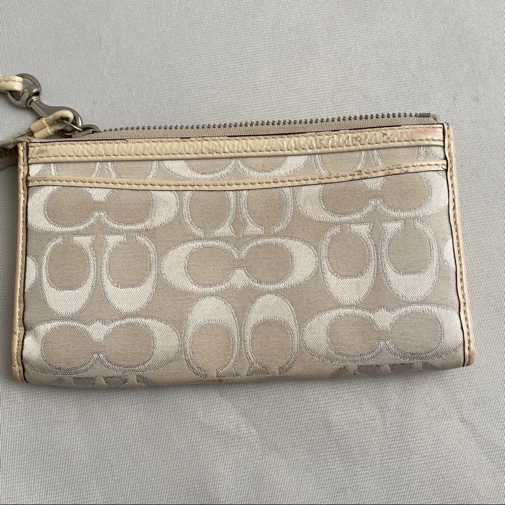 Coach Signature C logo cream patent and canvas wristlet - Picture 2 of 7